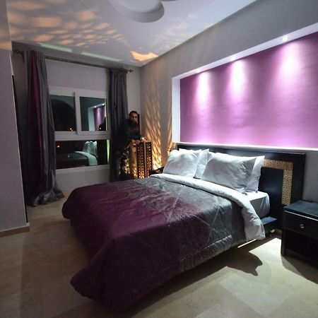 Hotel-Cafe-Restaurant Pyramides, Taza Bagian luar foto